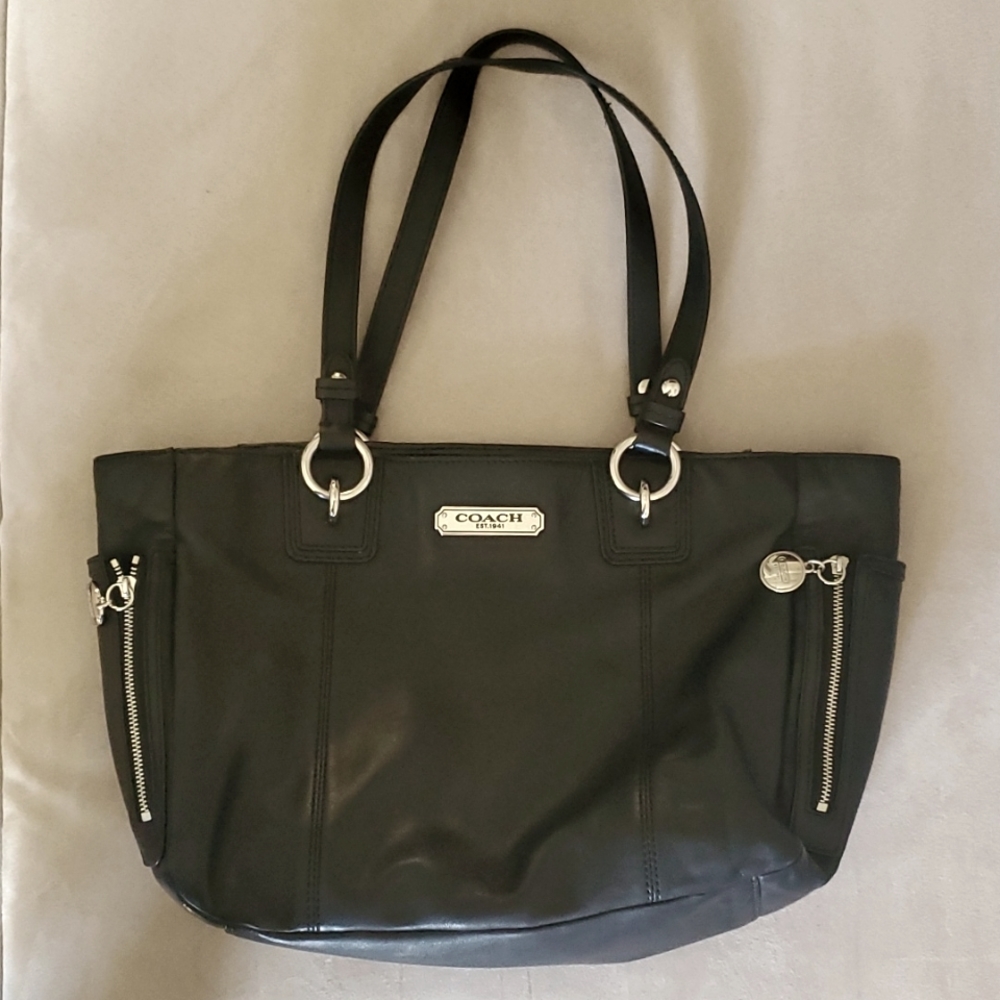 Like new Coach purse
